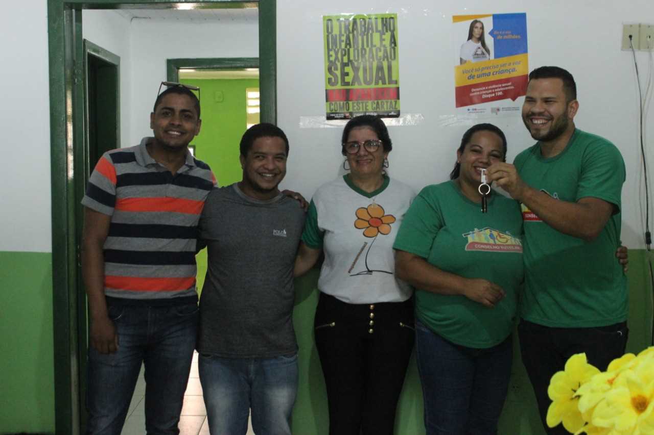 Secretaria de Assistência Social faz entrega de Kit com aparelhos e  Automóvel para o Conselho Tutelar
